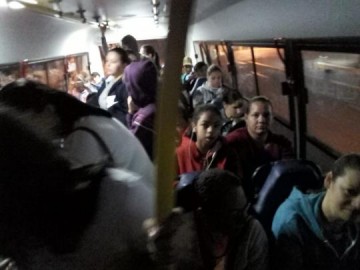 Moradora denuncia superlota��o em �nibus da Prefeitura de Salmour�o que vem para Osvaldo Cruz
