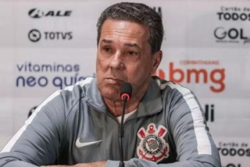 Corinthians demite o tcnico Vanderlei Luxemburgo