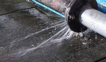 Vazamento de �gua afeta abastecimento em Osvaldo Cruz; Sabesp prev� normaliza��o at� a noite