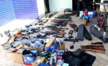 Polcia Civil apreende arsenal de R$ 1 milho em Araatuba