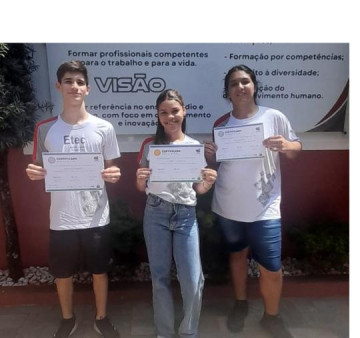 Alunos da Etec 'Amim Jundi' s�o premiados em Olimp�ada Financeira