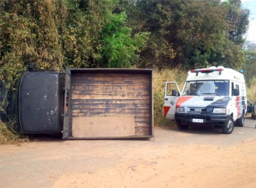 Bandidos furtam veculo e capotam durante a fuga em Guararapes