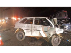 Acidente entre dois carros deixa dois mortos em rodovia de Hercul�ndia
