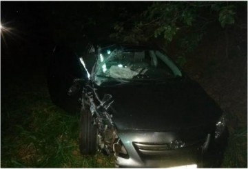 Dois carros colidem em vicinal entre Tup� e distrito de Hercul�ndia