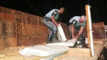Carga de mais de duas toneladas de maconha � apreendida em caminh�o carregado com milho a granel