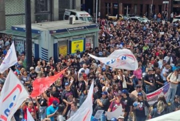 Professores estaduais entram em greve nesta sexta-feira, 25