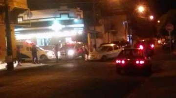 Na rea urbana de Osvaldo Cruz a Polcia Militar registra acidente entre  carro e moto no sbado (29)