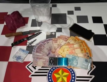 Casal � abordado por tr�fico de droga e pol�cia identifica que mulher era procurada por estupro de vulner�vel em Panorama