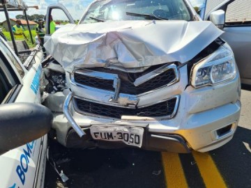 Engavetamento envolvendo 5 carros � registrado em constru��o de ped�gio em Iacri