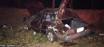 Moradores de Bastos (SP) morrem em acidente de tr�nsito em vicinal de Iacri (SP)