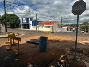 Prefeitura interdita cruzamento da Rua Rondon com Avenida Vargas para reparos em galeria