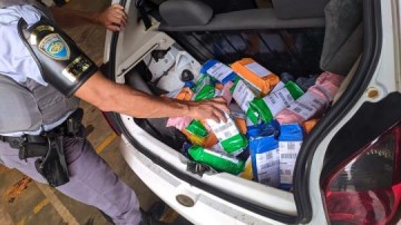 Fiscaliza��o apreende ve�culo e carga com celulares chineses oriundos do Paraguai sem documenta��o fiscal