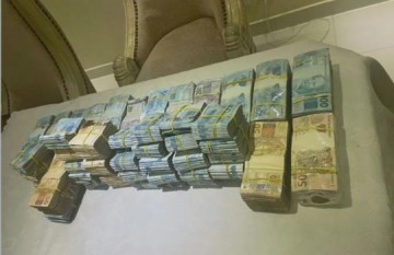 Pol�cia prende pai e filho por golpes na comunidade cigana