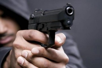 Assaltantes levam R$ 26 mil em joias de resid�ncia na Rua Visconde de Mau� em Osvaldo Cruz