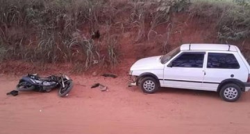 Colis�o entre carro e motocicleta deixa duas pessoas feridas na Estrada M�rio Covas, em Dracena