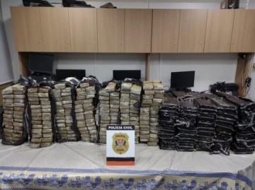 Pol�cia apreende centenas de tijolos de maconha e coca�na em rodovia na regi�o de Mar�lia