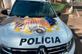 Mulher � presa com 40 pacotes de drogas escondidos no corpo durante viagem de �nibus