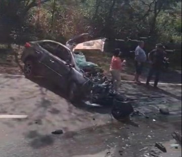 Idoso morre em colis�o entre carro e �nibus com mais de 40 passageiros, em Fl�rida Paulista