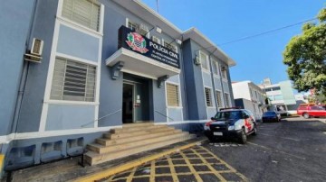 Atendente de caixa � preso por suspeita de desviar R$ 26 mil de conveni�ncia enquanto trabalhava, em Pres. Prudente