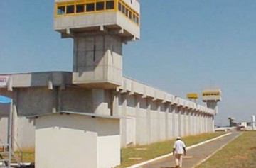 Final de semana � marcado por tentativas de ingressos de drogas, celulares e objetos proibidos em pres�dios da regi�o