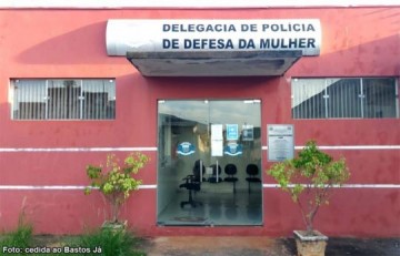 Homem � preso pela DDM de Bastos acusado de extors�o contra companheira