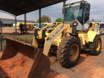 Prefeitura de Parapu� recupera m�quina que estava h� dois anos sem operar