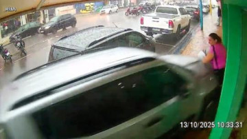 Carro desgovernado invade cal�ada e atropela mulher em Adamantina