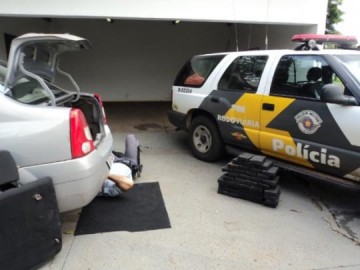 Trio preso por tr�fico afirma que droga foi colocada em carro na Bol�via