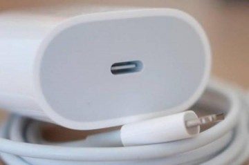 S� pagando: novos smartphones ter�o carregadores vendidos separadamente