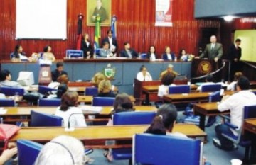 Vota��o de reajuste deve sair no fim do m�s