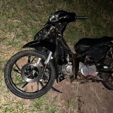 Motociclista tem p� e m�o decepados ap�s colidir contra um carro na Rodovia Raposo Tavares, em Piquerobi