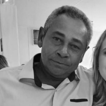 Homem morre atropelado por carreta no p�tio da pr�pria borracharia em Martin�polis