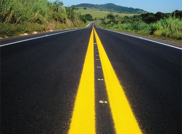 Engavetamento em Pacaembu envolve caminh�o, �nibus e Fox