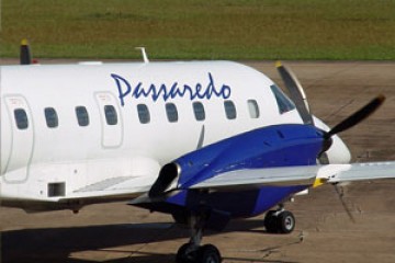 Avi�o da Passaredo faz pouso de emerg�ncia em Bauru