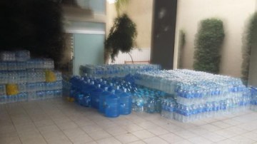 Voluntrios de Osvaldo Cruz e regio arrecadam 40 mil litros d'gua para vtimas de Mariana (MG)