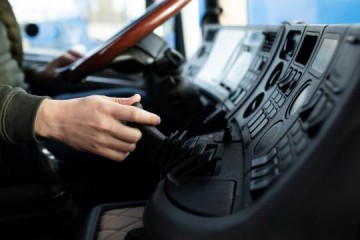 Reta final do prazo para motorista profissional regularizar o exame toxicol�gico de caminhoneiros