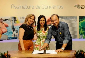 Fundo Social assina conv�nios com Estado para cursos de capacita��o