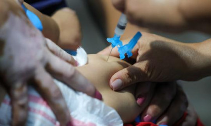 Cerca de 10 fam�lias est�o �s escuras e dizem perder alimentos e vacinas