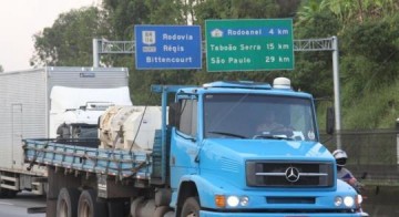 Caminhoneiros prometem atos em rodovias nesta segunda-feira (01/02)