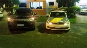 Em abordagem, Pol�cia Rodovi�ria recupera ve�culo roubado e prende dois por recepta��o