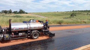 V�DEO: Prefeitura de Osvaldo Cruz intensifica obras de pavimenta��o no Distrito Lino Ferrari