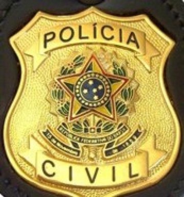 Pol�cia Civil prende acusado por cortar jovem de foice
