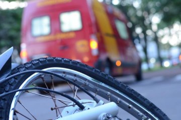 Motociclista morre ap�s colidir contra poste em Presidente Prudente