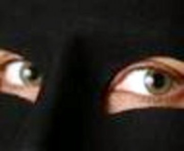 Encapuzados emboscam empregados de fazenda e assaltam