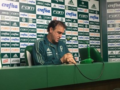 Cuca, em entrevista coletiva no Palmeiras na tarde desta tera-feira (Foto: Henrique Toth)