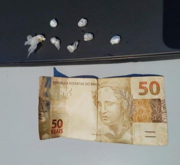 Pol�cia Militar prende indiv�duo com crack em Osvaldo Cruz