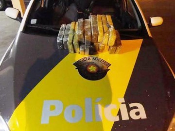 Jovem fica nervoso e pol�cia encontra 14,490 kg de maconha em sua bolsa