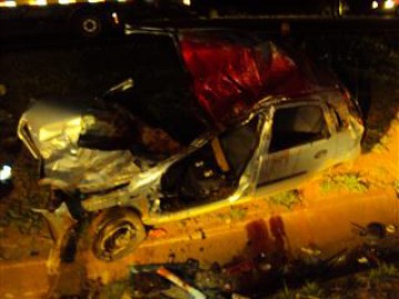 Homem morre em acidente com animais na pista