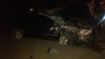 Acidente entre carros deixa mulher ferida em rodovia em Iacri