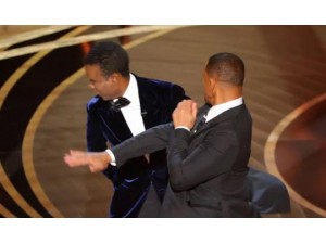 VDEO: Will Smith d tapa na cara de Chris Rock durante o Oscar 2022